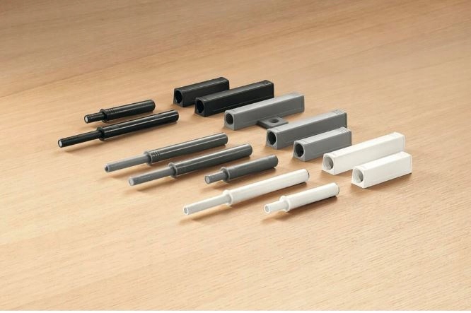 BLUM odbojnik TIP-ON krótki BIAŁY magnes 956.1004
